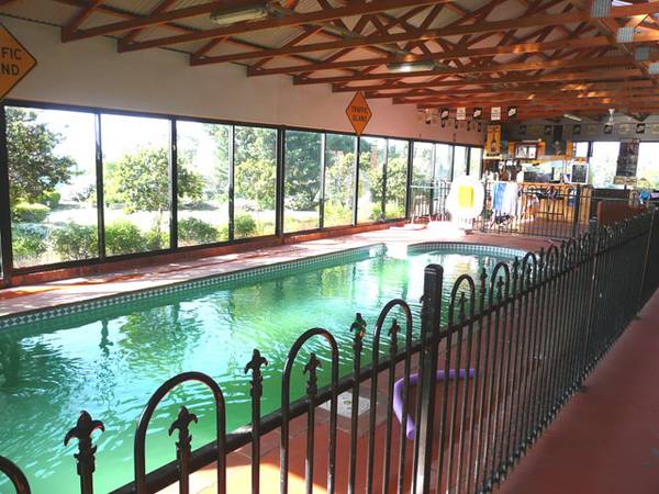 Farmlet with the lot! Picture 3