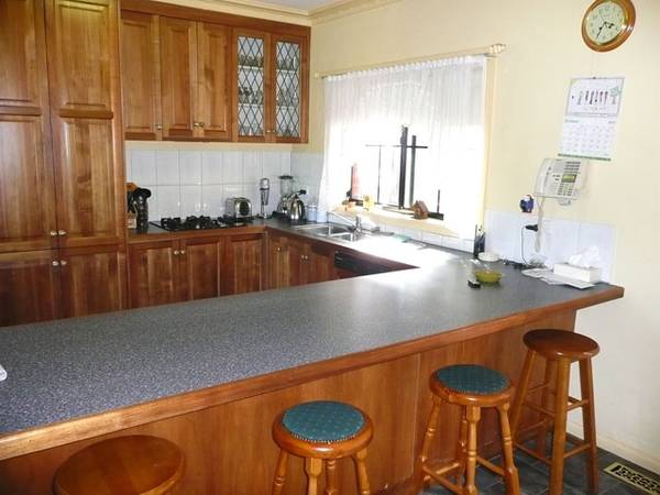 Farmlet with the lot! Picture 2