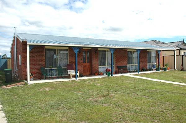 Rainbow Cottage Picture 1