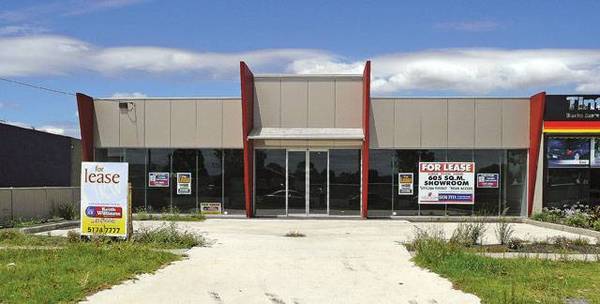 Showroom For Lease In Prime Location! Picture 1