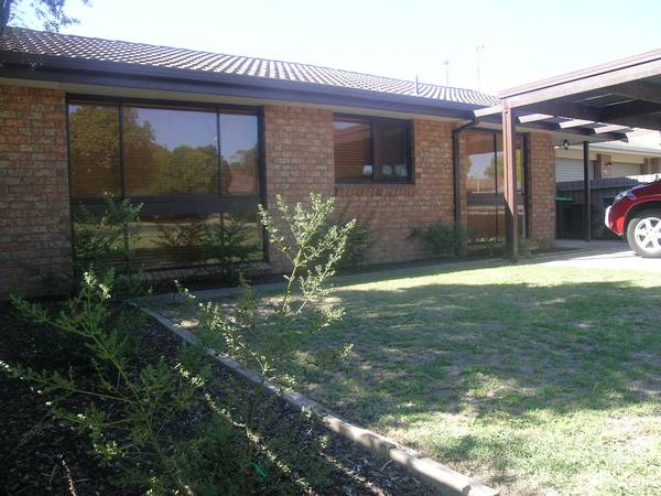 STUNNING LITTLE HOME Picture 1