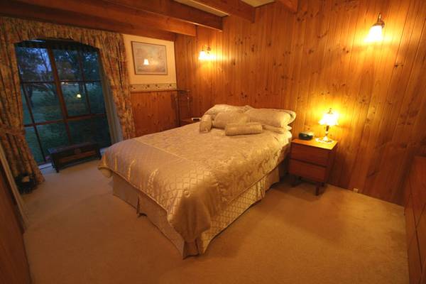 Cats Cottage Picture 3