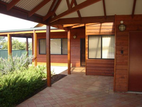 FABULOUS FAMILY HOME Picture 2