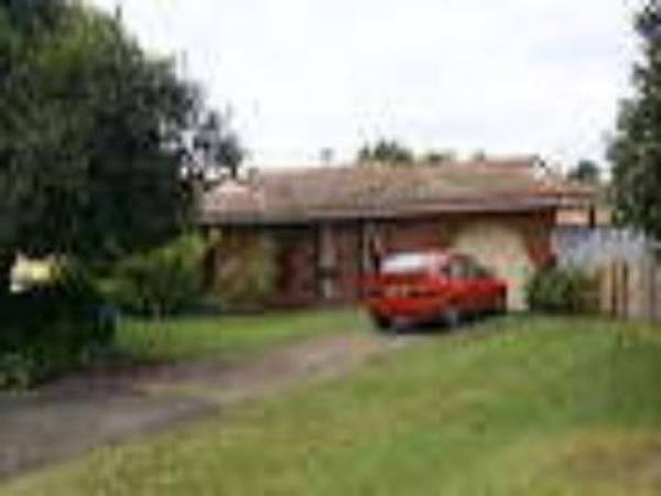 Neat as a pin Picture 1