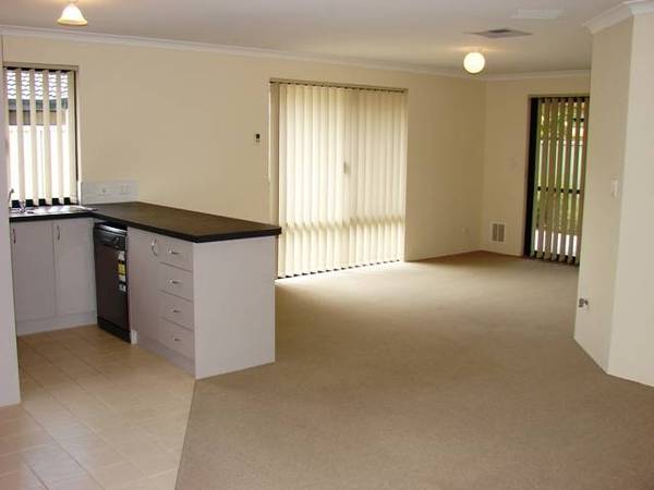 4 BEDROOMS 2 BATHROOMS Picture 4 BEDROOMS 2 BATHROOMS Picture