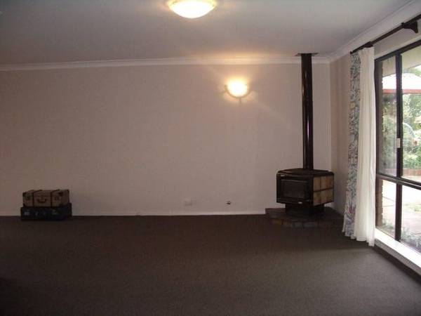 FIRST TIME OFFERED!! Picture 2