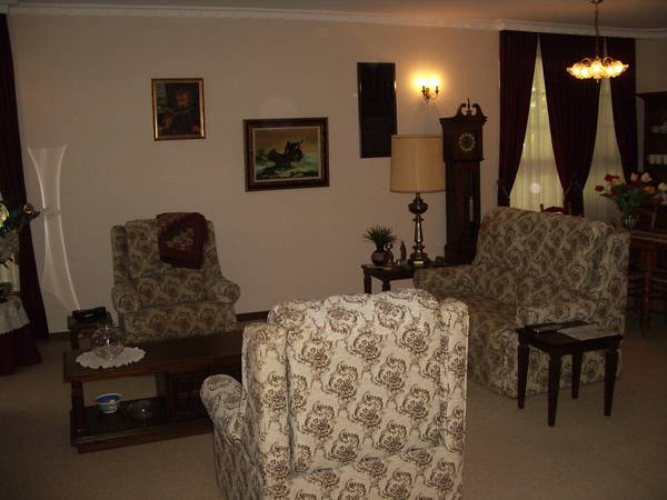 Sought after Location Rossmoyne High School Zone Picture 2