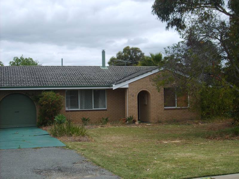 CLOSE TO ALL AMENITIES Picture 1