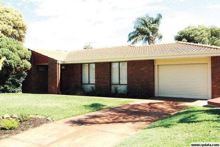 UNDER OFFER WITH ONLY 2 OPENS! WORK WITH A 