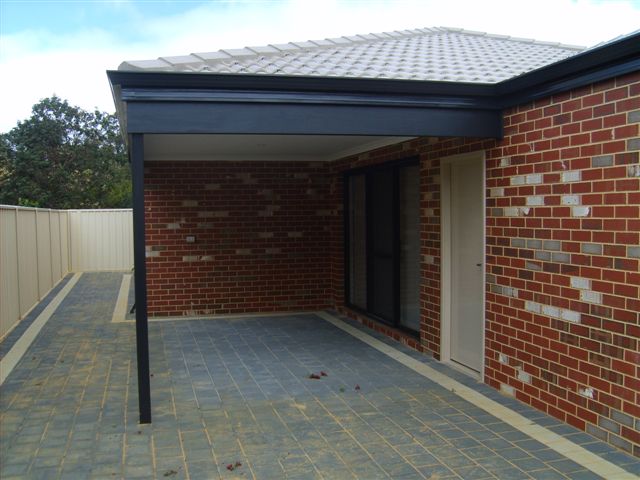 BRAND NEW FAMILY HOME Picture 3