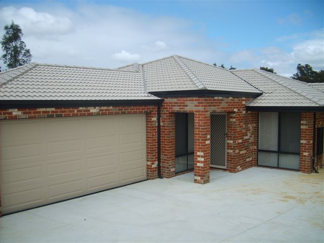 BRAND NEW FAMILY HOME Picture 1