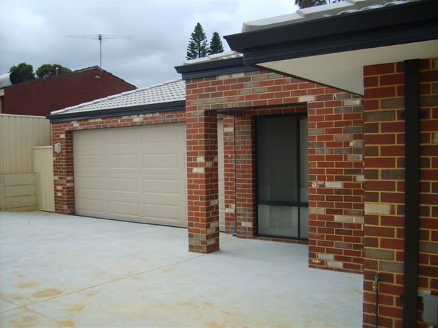 BRAND NEW FAMILY HOME Picture 2