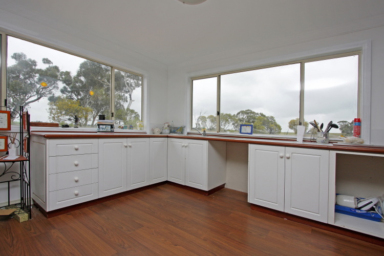 Greenacres in Greenhills Picture 3