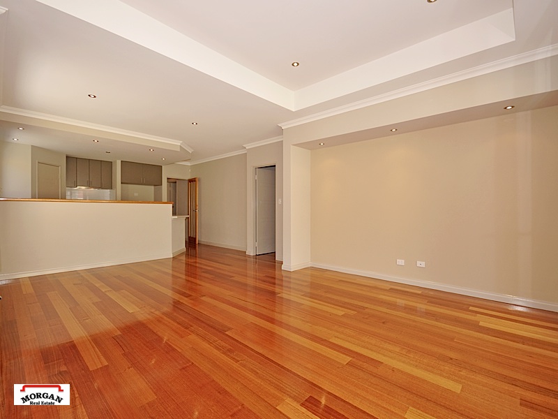 BRAND SPANKING NEW!! Picture 2