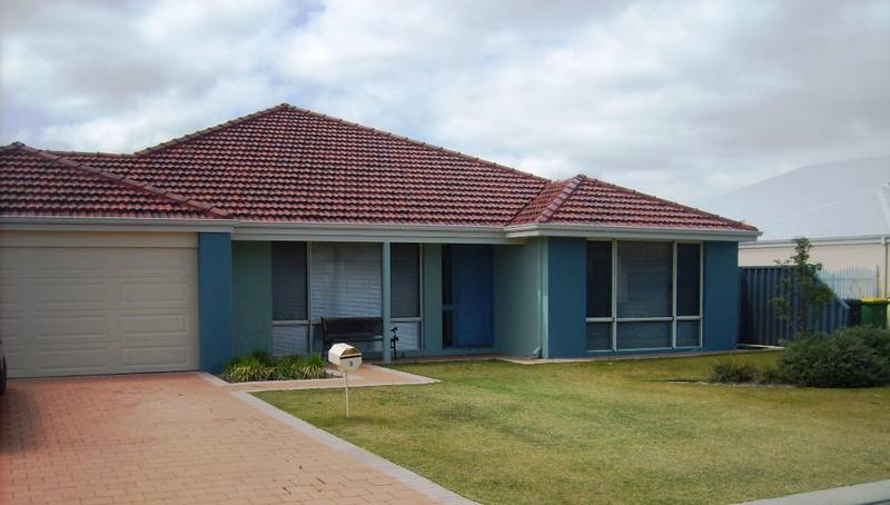 ROOM TO MOVE - RIVERGUMS ESTATE Picture 1