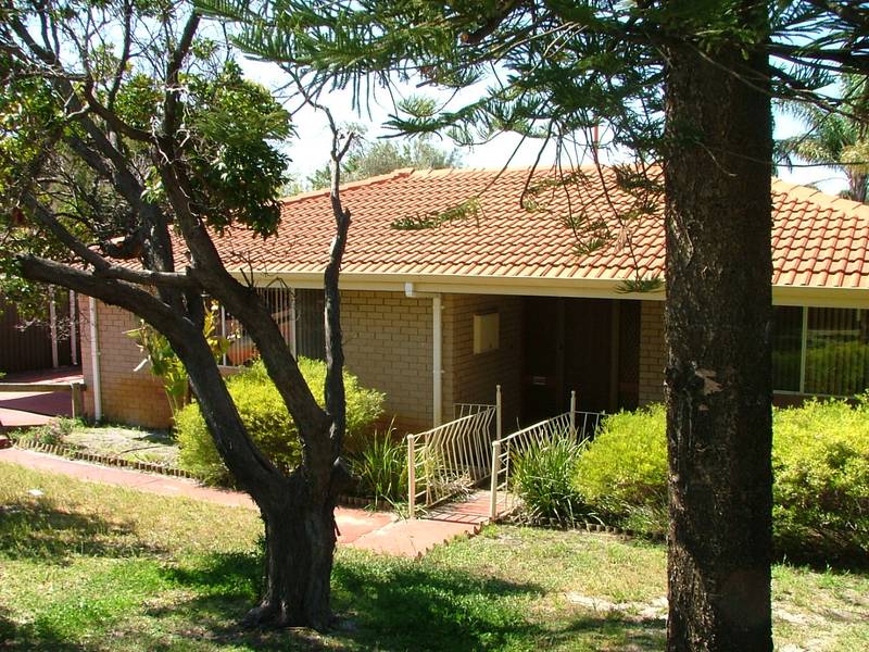 Spacious 4 Bedroom Home Picture 1