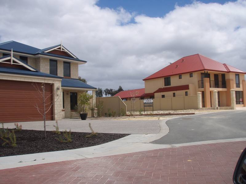 TRANQUIL EASY LIVING Picture 3