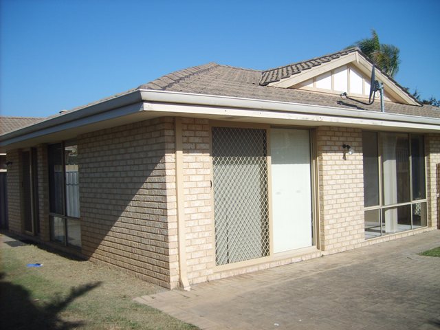 Rossmoyne High Zone - Walk to River Picture 1