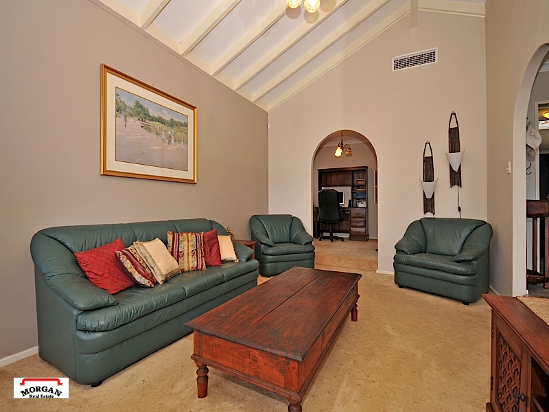 UNDER OFFER BEFORE 1ST HOME OPEN BY RAYMOND CHEN! ENGAGE A POWERFUL NEGOTIATOR WHO WORKS HARDER & SMARTER FOR YOU. Picture 3