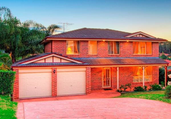 OWNER MOVING OVERSEAS-QUICK SALE REQUIRED!!! Picture 1