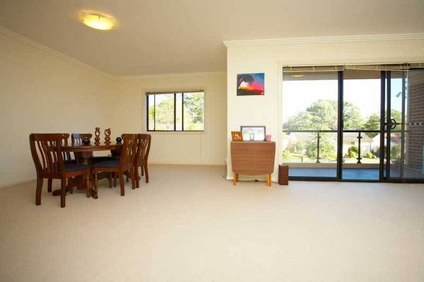 Bright Modern Unit Picture 3