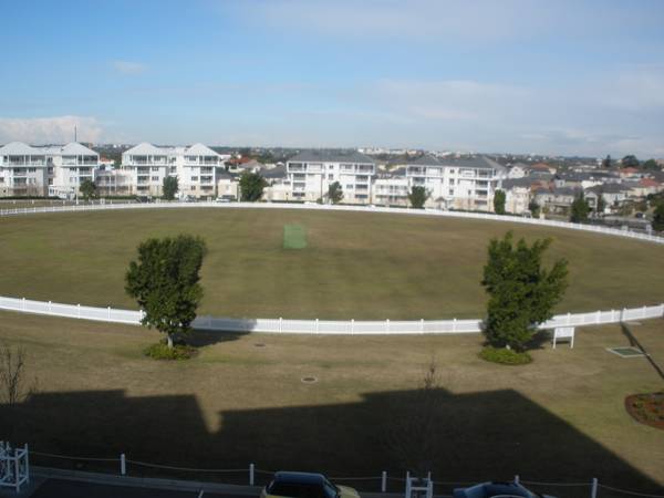 Breathtaking views from this brand new unit Picture 2