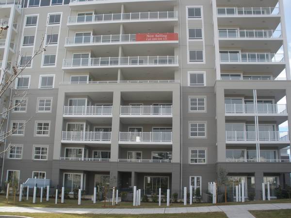 Breathtaking views from this brand new unit Picture 1