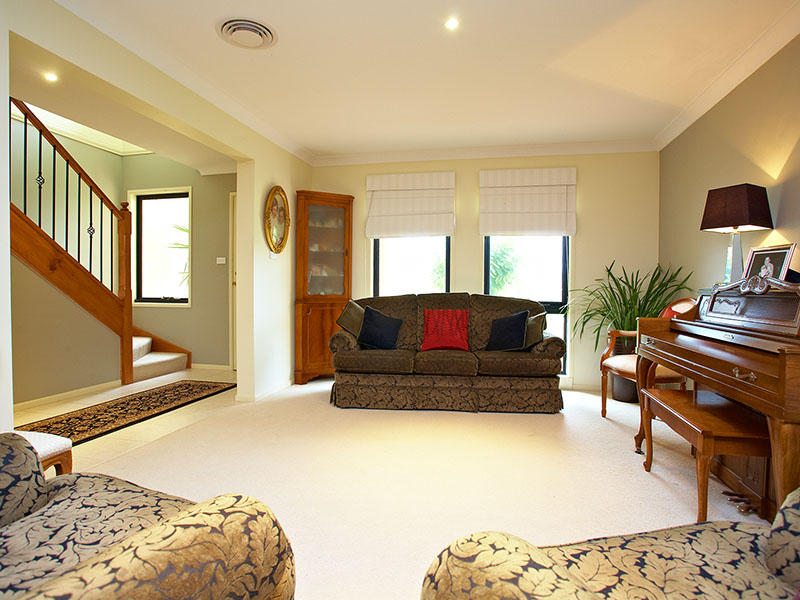 Opposite a park + pool, in Tuscan Waters location ! Picture 3