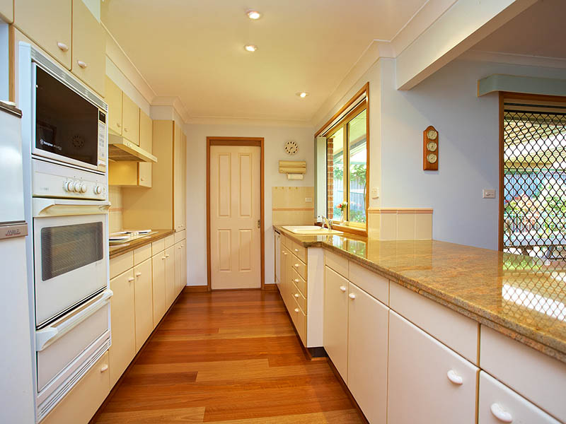 2 Homes for the price of 1!
Perfect in-law accomadation ! Picture 3