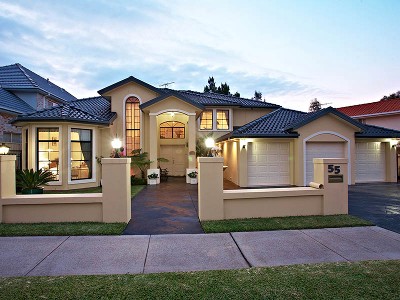 Rare main bedroom & ensuite downstairs !
Elegance plus!!! Picture