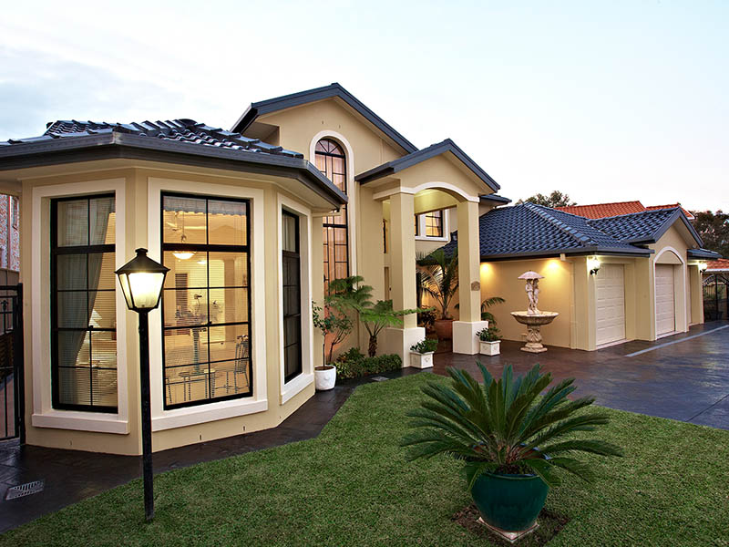 Rare main bedroom & ensuite downstairs !
Elegance plus!!! Picture 2