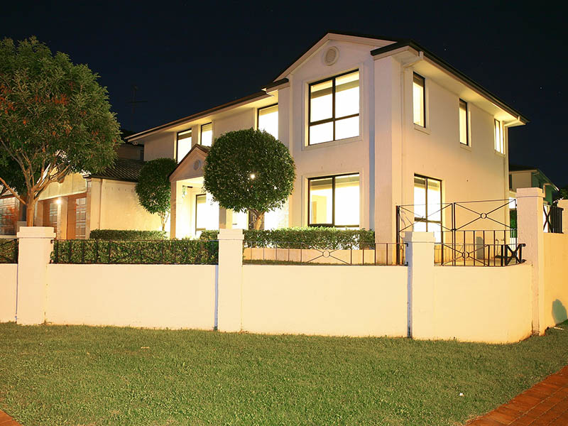 Modern living at it's best! Picture 1