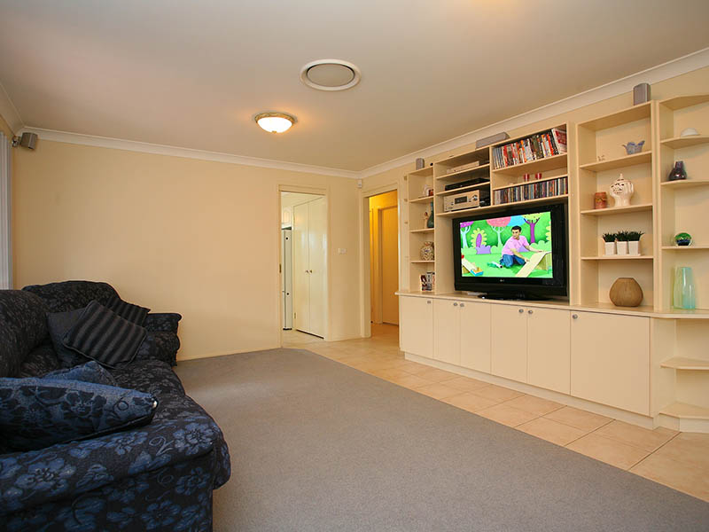 ATTENTION ALL BUYERS ! Take note this property is going to sell ! Picture 2