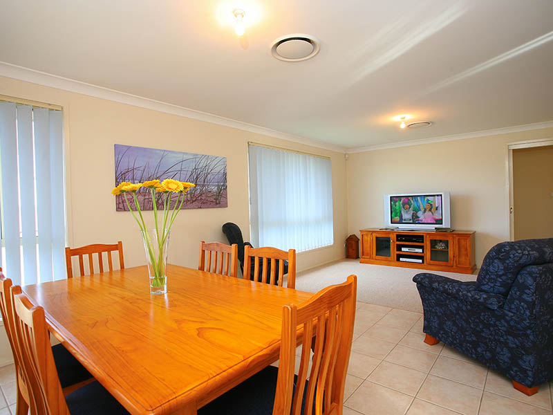 ATTENTION ALL BUYERS ! Take note this property is going to sell ! Picture 3