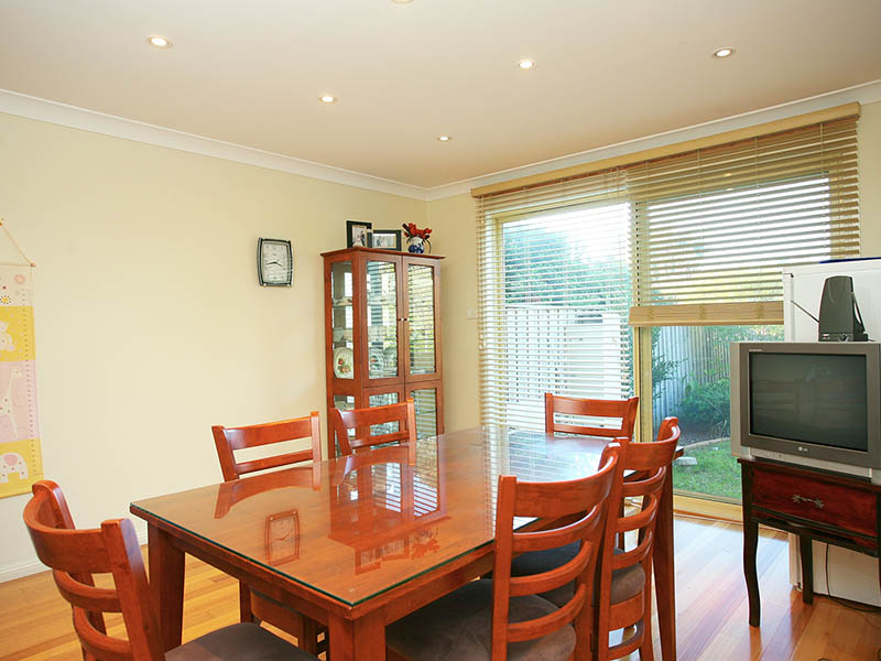 A Hop, Skip and Jump to Bella Vista ! Picture 3