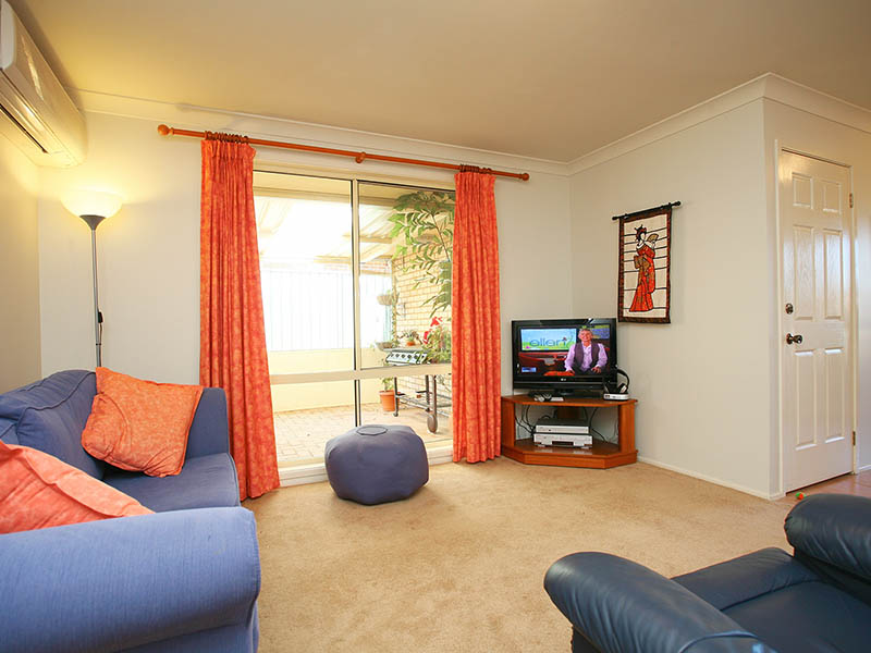 Sundrenched Home! Picture 2