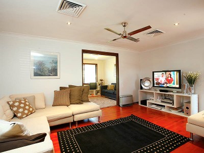 Relaxed Family home With Light And Style all quiet Cul De Sac. First Open home this sat 12-12:30pm Picture