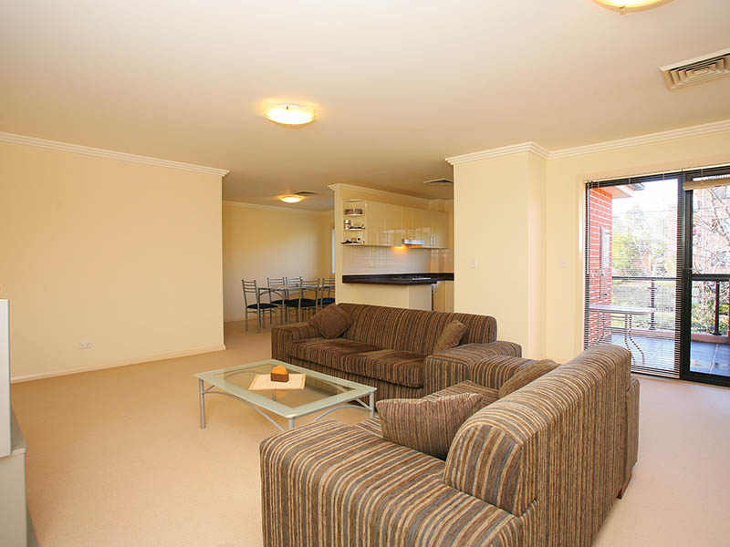 Massive open floor plan! Picture 2