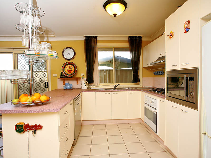 Better than a townhouse! Picture 2