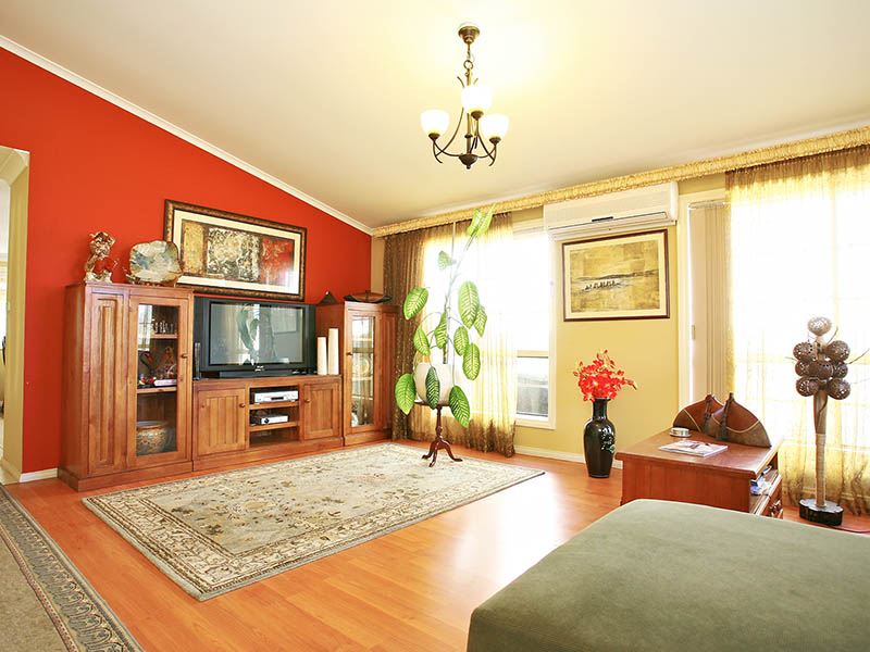 Better than a townhouse! Picture 3