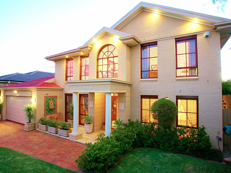 Grandeur in Tuscan Waters Estate Picture 1