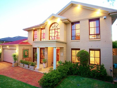 Grandeur in Tuscan Waters Estate Picture Grandeur in Tuscan Waters Estate Picture