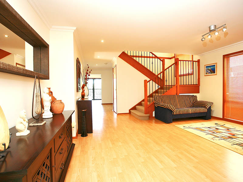 POOL AND YARD!!! Picture 2