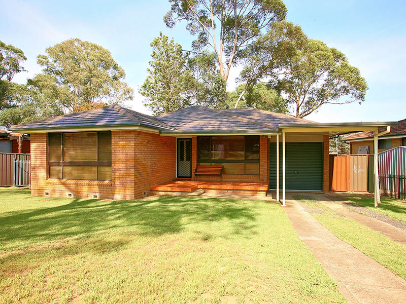 Sophisticated Living at it's Best! Picture 2