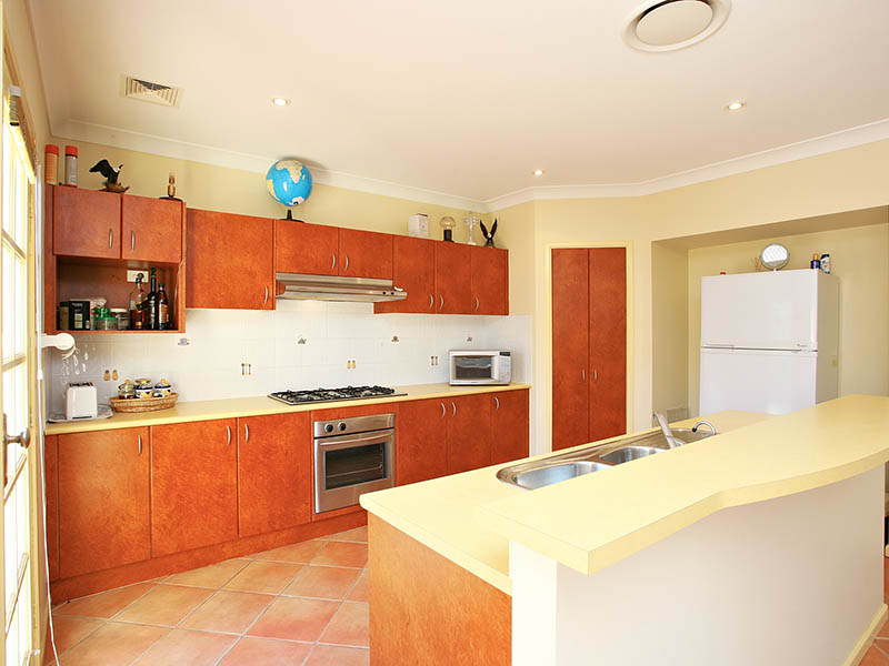 Triple Garage Treasure in Tuscan Waters ! Picture 2