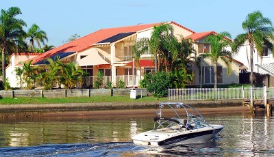 SUPERB WATERFRON HOME - North To Water Picture