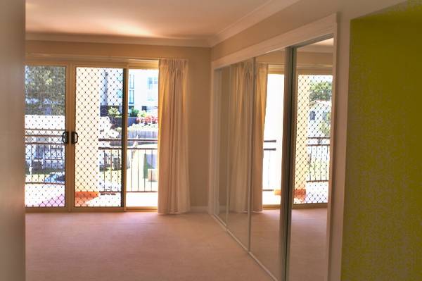 As brand new huge house in Hollywell Picture 3