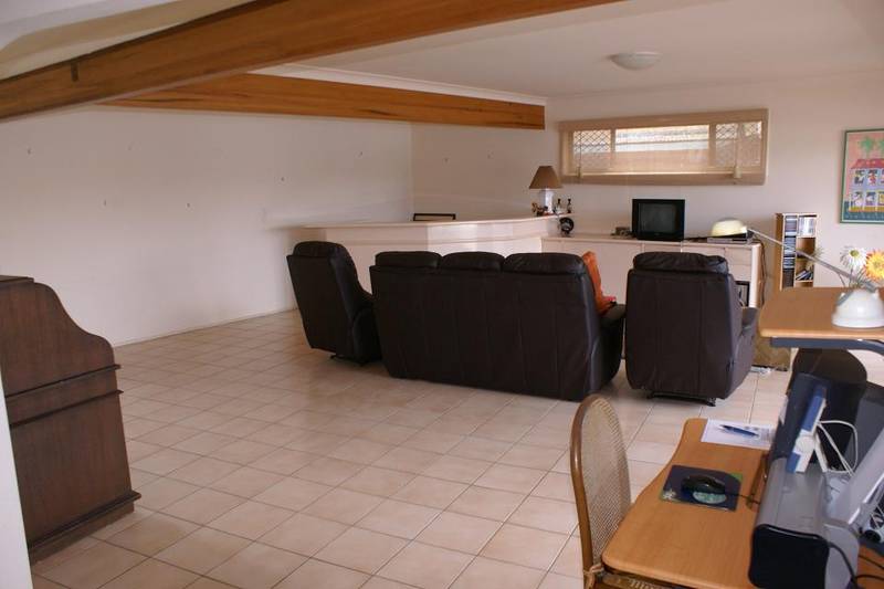 NORTH TO WATER BRIDGE FREE, RENOVATORS DREAM HOME Picture 3