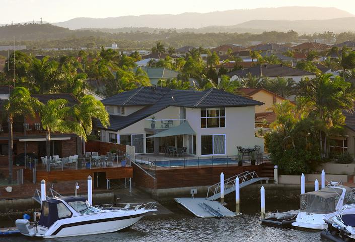 NORTH TO WATER LARGE FAMILY HOME ON RUNAWAY ISLANDS Picture