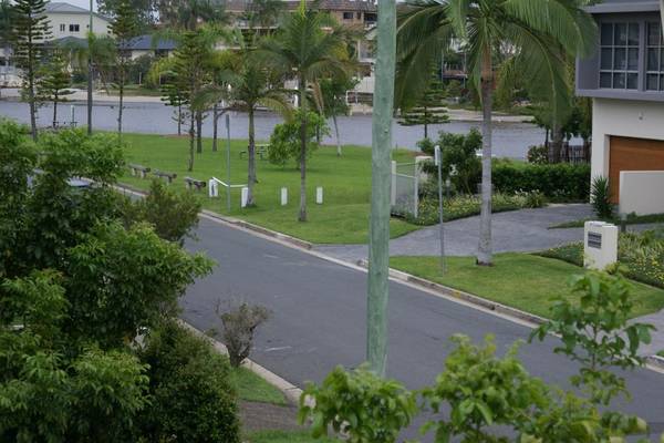 $300,000 Land Value. $400,000 Building Cost . Today's Market? Picture